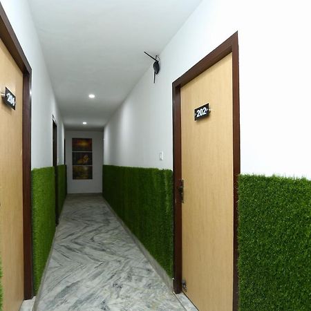 Hotel Oyo 16544 Bella Vista By Jordan Agra  Zewnętrze zdjęcie