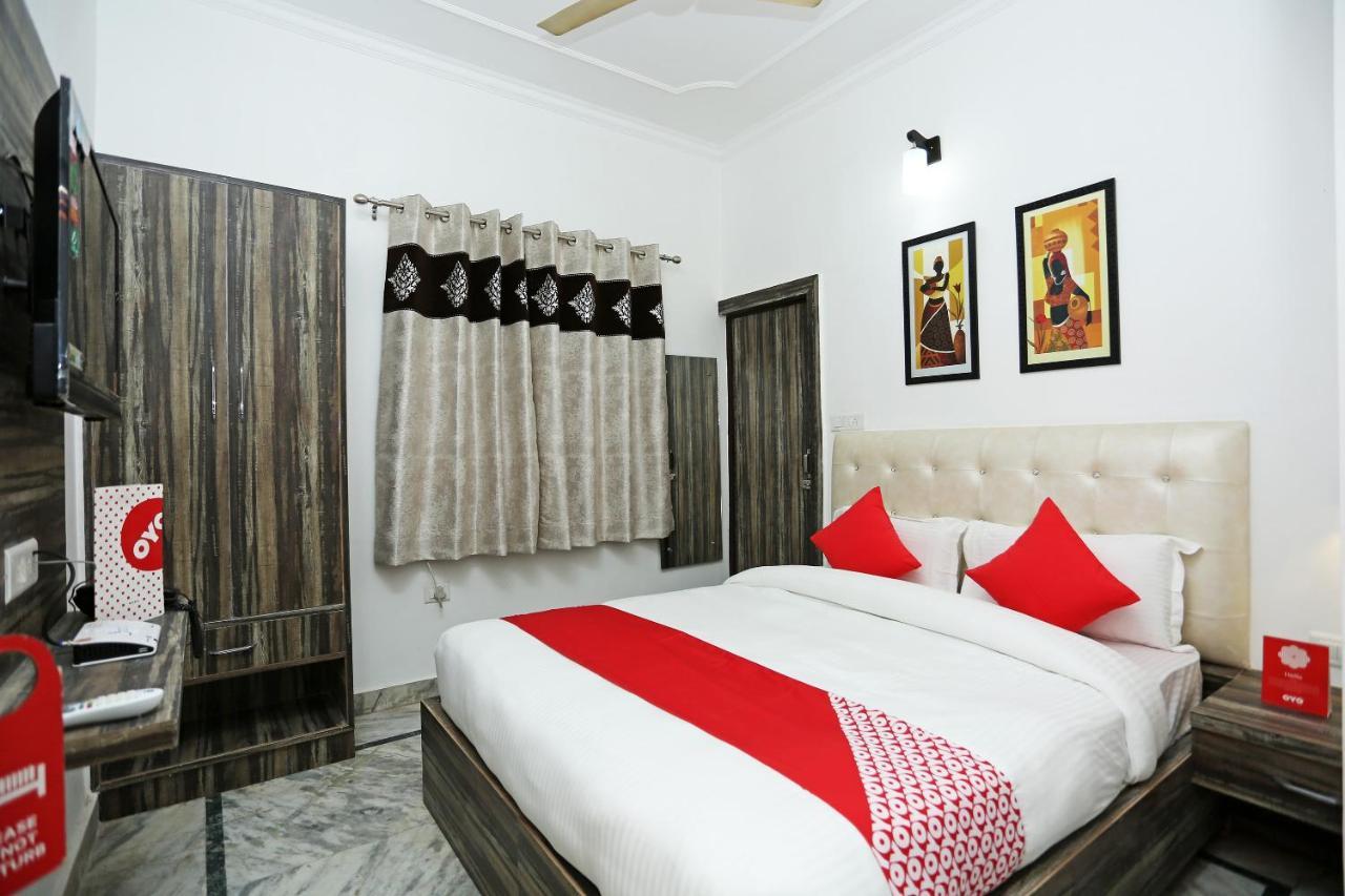 Hotel Oyo 16544 Bella Vista By Jordan Agra  Zewnętrze zdjęcie