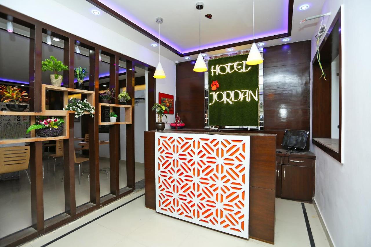 Hotel Oyo 16544 Bella Vista By Jordan Agra  Zewnętrze zdjęcie