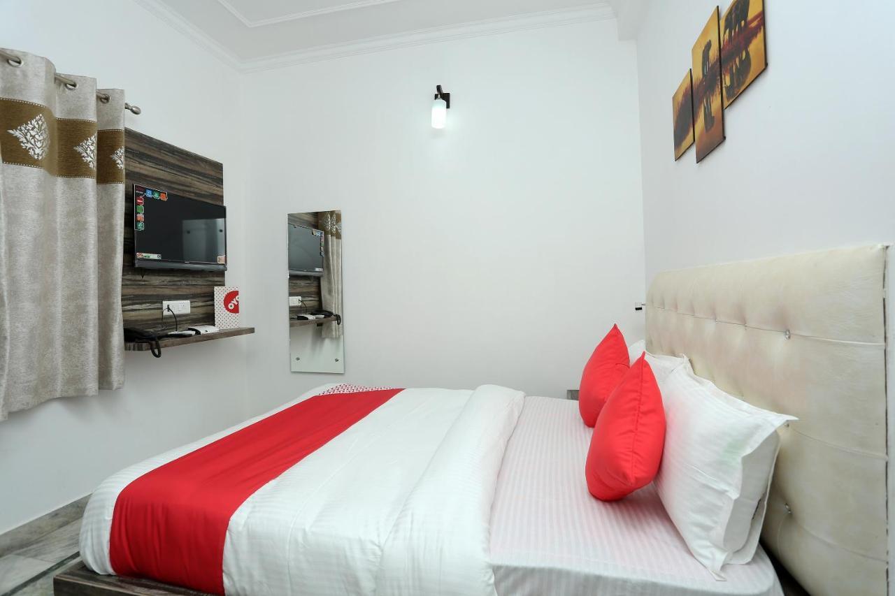 Hotel Oyo 16544 Bella Vista By Jordan Agra  Zewnętrze zdjęcie