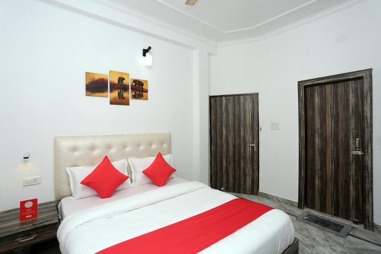 Hotel Oyo 16544 Bella Vista By Jordan Agra  Zewnętrze zdjęcie