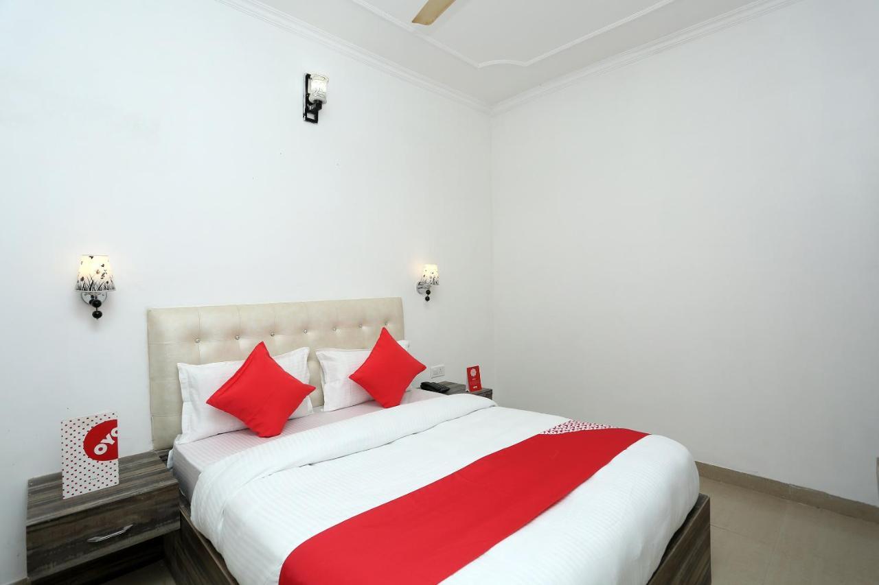 Hotel Oyo 16544 Bella Vista By Jordan Agra  Zewnętrze zdjęcie