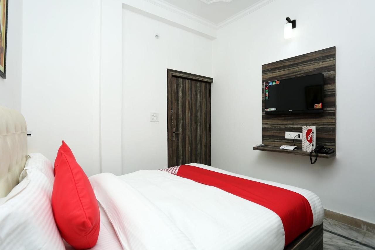 Hotel Oyo 16544 Bella Vista By Jordan Agra  Zewnętrze zdjęcie