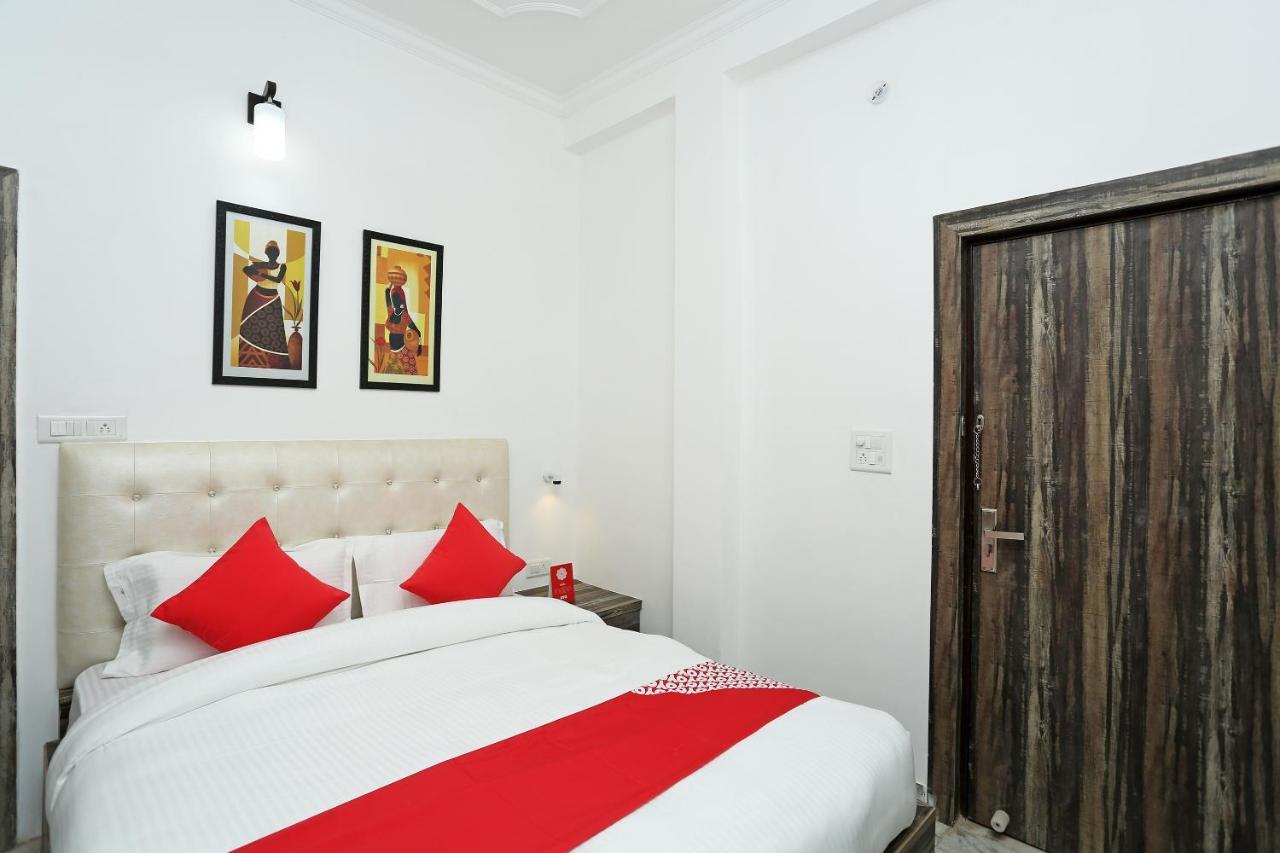 Hotel Oyo 16544 Bella Vista By Jordan Agra  Zewnętrze zdjęcie