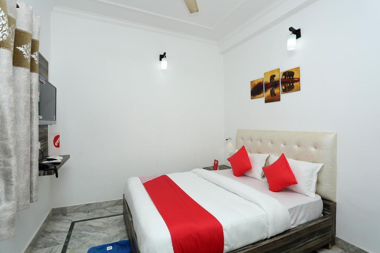 Hotel Oyo 16544 Bella Vista By Jordan Agra  Zewnętrze zdjęcie